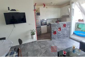 009 2031 77 split center three room apartment for sale