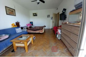 009 2031 77 split center three room apartment for sale