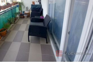 009 2031 77 split center three room apartment for sale