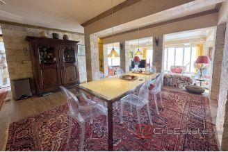 017 2041 54 Ugljan House near the sea for sale