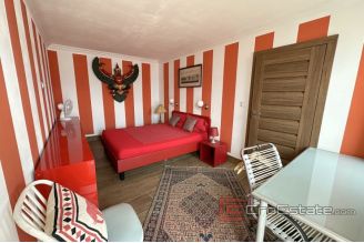017 2041 54 Ugljan House near the sea for sale