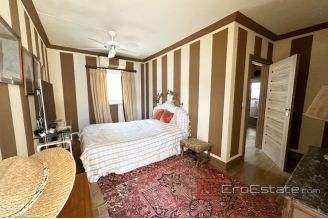 017 2041 54 Ugljan House near the sea for sale