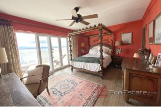 017 2041 54 Ugljan House near the sea for sale