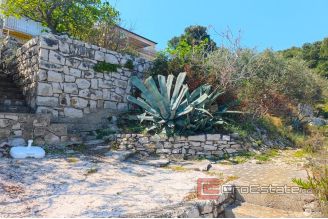 009 2021 339 Ciovo house first row to the sea for sale
