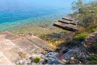 009 2021 339 Ciovo house first row to the sea for sale