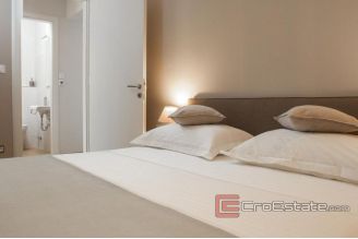 013 2018 225 Ciovo house first row to the sea for sale