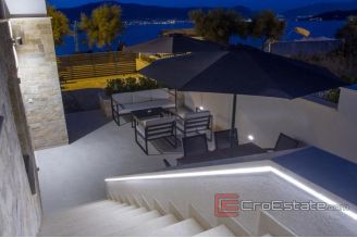 013 2018 225 Ciovo house first row to the sea for sale