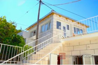 012 2021 340 Mljet house first row to the sea for sale