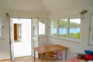012 2021 340 Mljet house first row to the sea for sale