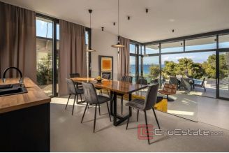 016 5248 30 Ugljan villa near the sea for sale