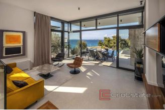 016 5248 30 Ugljan villa near the sea for sale