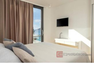 016 5248 30 Ugljan villa near the sea for sale