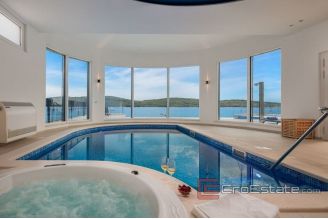 019 5249 30 Sibenik house first row to the sea for sale