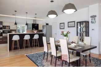 019 5249 30 Sibenik house first row to the sea for sale