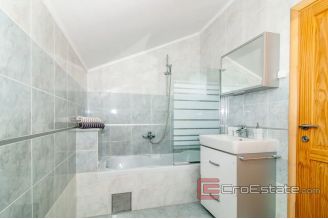 012 5250 30 Dubrovnik stone house in center for sale