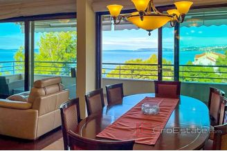 007 5256 30 Split area Luxury apartment with sea view for rent