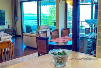 007 5256 30 Split area Luxury apartment with sea view for rent