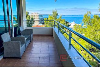 007 5256 30 Split area Luxury apartment with sea view for rent