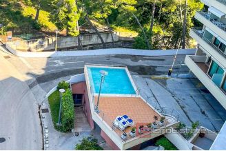 007 5256 30 Split area Luxury apartment with sea view for rent