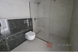 005 1014 23 Porec apartment in center for sale