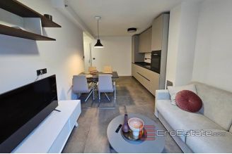 006 1014 24 Porec apartment in center for sale