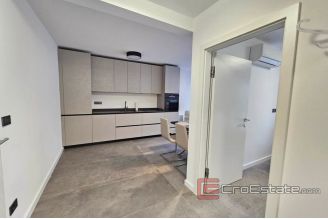 006 1014 24 Porec apartment in center for sale