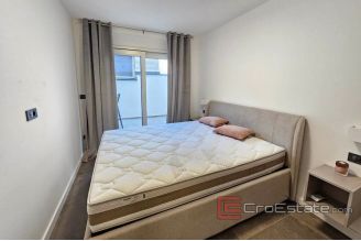 006 1014 24 Porec apartment in center for sale