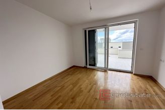 008 2043 69 Zadar spacious penthouse for sale