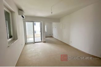 008 2043 69 Zadar spacious penthouse for sale