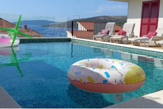 009 2035 88 near trogir two sea view houses for sale