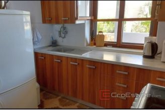 014 5257 30 Zirje house first row to the sea for sale
