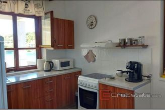 014 5257 30 Zirje house first row to the sea for sale