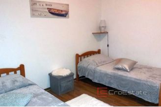 014 5257 30 Zirje house first row to the sea for sale