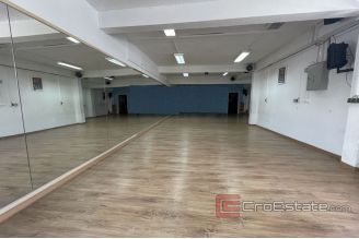 010 2030 52 Split area bussines space for rent