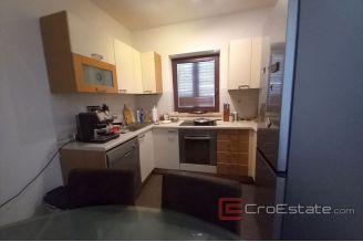 018 2031 80 split house near center for sale