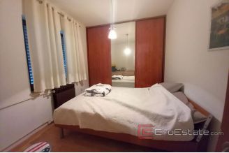 018 2031 80 split house near center for sale
