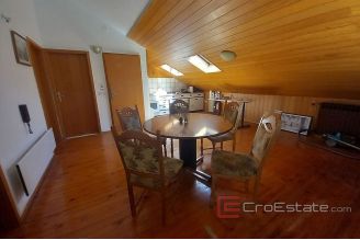 018 2031 80 split house near center for sale