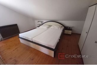 018 2031 80 split house near center for sale