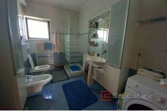 018 2031 80 split house near center for sale