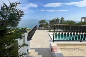 020 2035 25 island ciovo villa in great location for sale