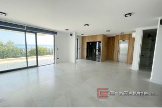 020 2035 25 island ciovo villa in great location for sale