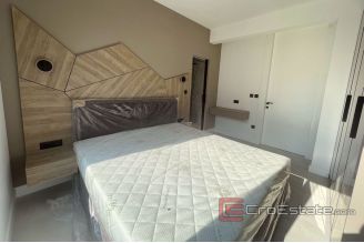 020 2035 25 island ciovo villa in great location for sale