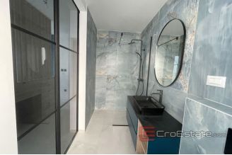 020 2035 25 island ciovo villa in great location for sale