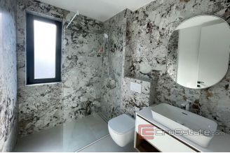 020 2035 25 island ciovo villa in great location for sale