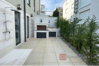 020 2035 25 island ciovo villa in great location for sale