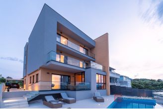 020  5259 30 Dubrovnik house in first row to the sea for sale