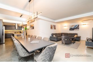 020  5259 30 Dubrovnik house in first row to the sea for sale