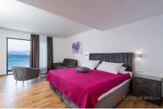 020  5259 30 Dubrovnik house in first row to the sea for sale