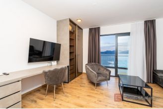 020  5259 30 Dubrovnik house in first row to the sea for sale