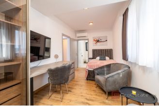 020  5259 30 Dubrovnik house in first row to the sea for sale